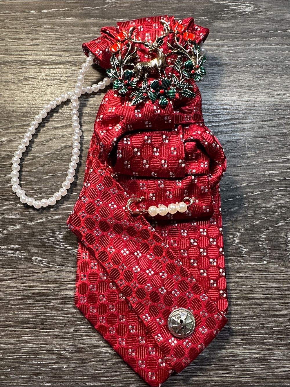 Geoffrey Beene Red Decorative Silk Necklace Tie  with Christmas Deer